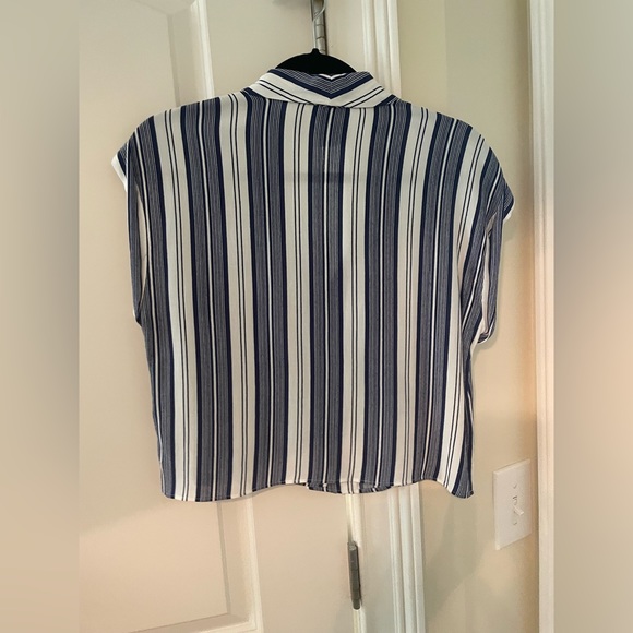 L’Academie cropped blue stripe blouse - Picture 2 of 3